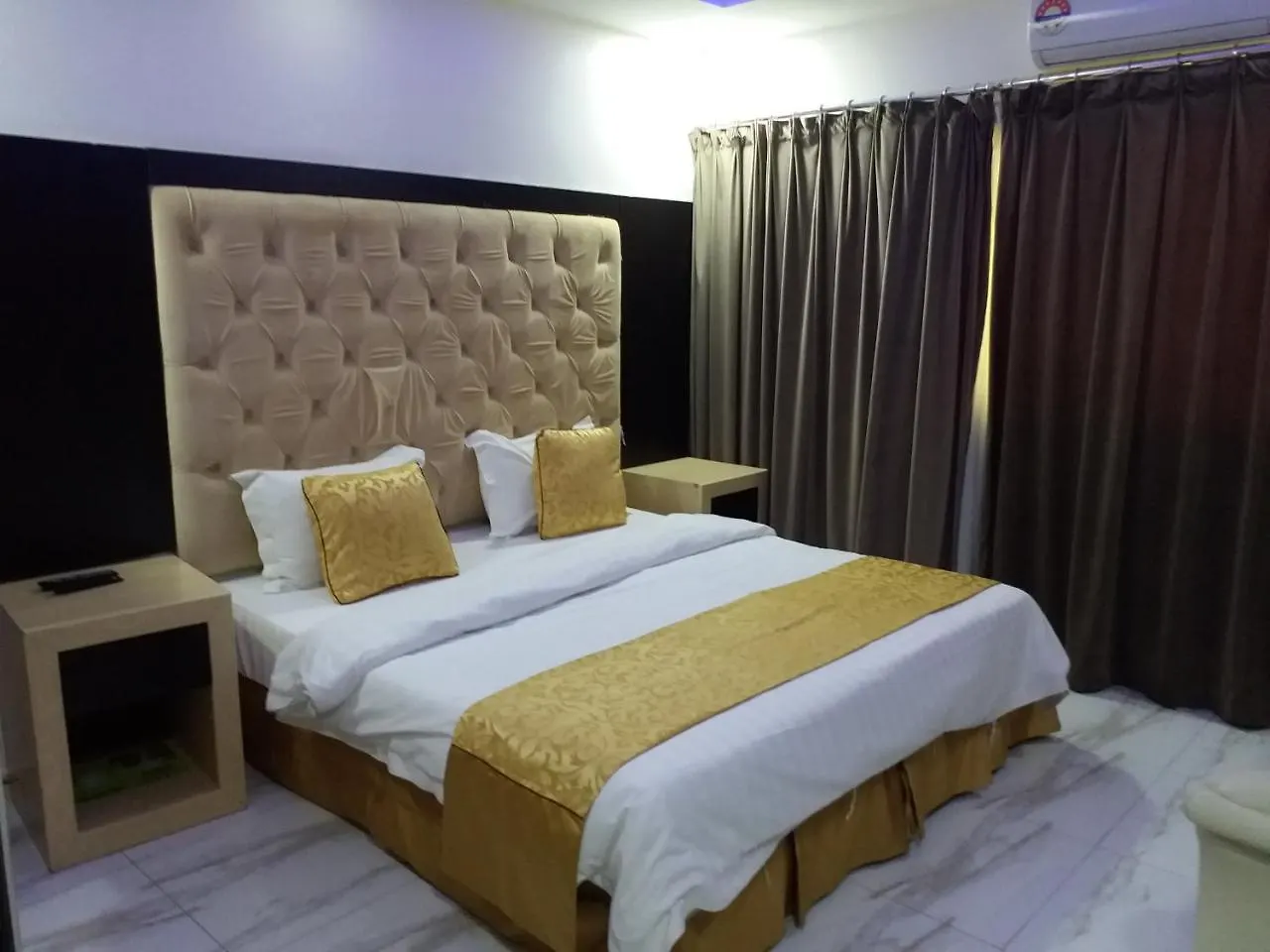 Al Raha Garden Suites Rijád 3*,