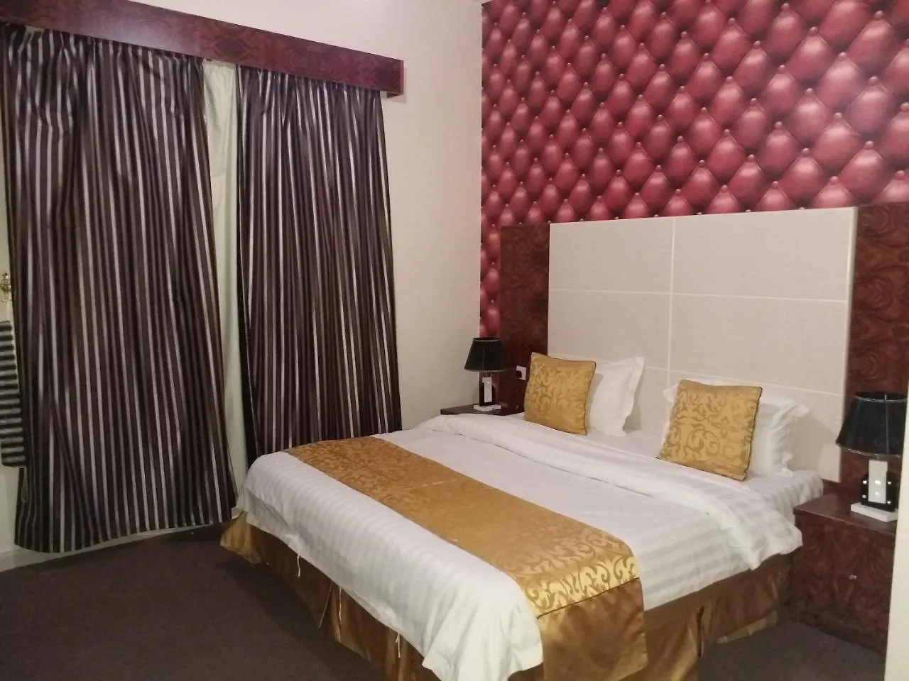 Al Raha Garden Suites Rijád 3*,